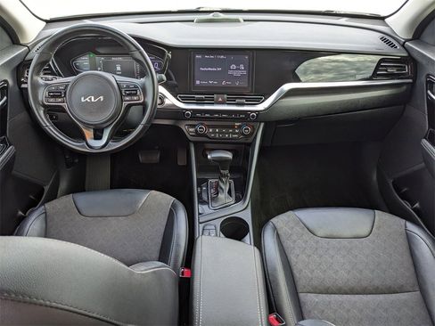Certified 2022 Kia Niro EX image 16
