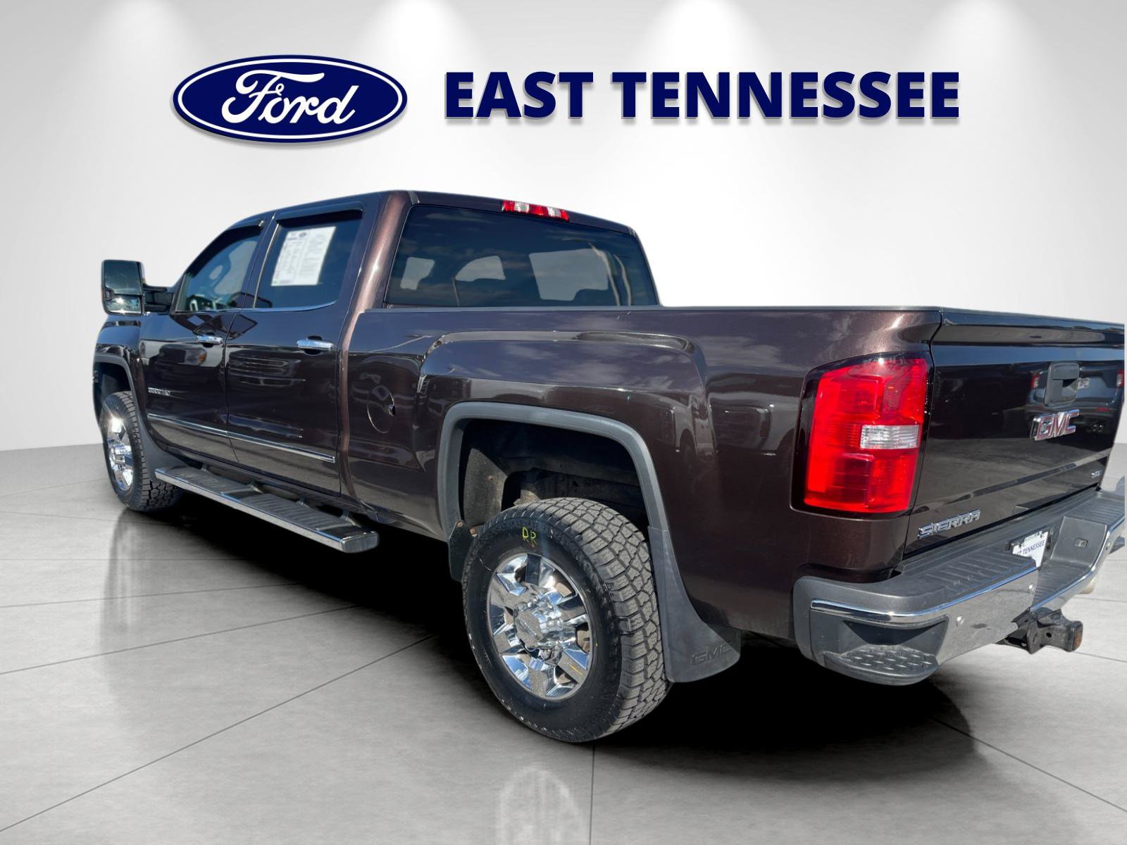 Used 2016 GMC Sierra 3500 SLT w/ Duramax Plus Package AWD/4WD image 5