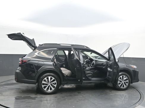 Used 2024 Subaru Outback Premium image 41