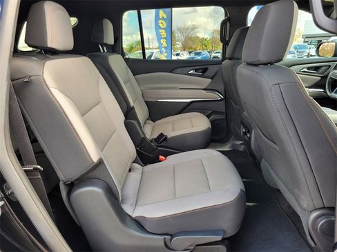 Certified 2025 Chevrolet Traverse LT image 19