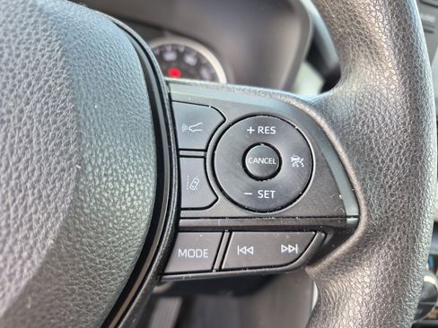 Certified 2022 Toyota RAV4 XLE AWD/4WD image 27