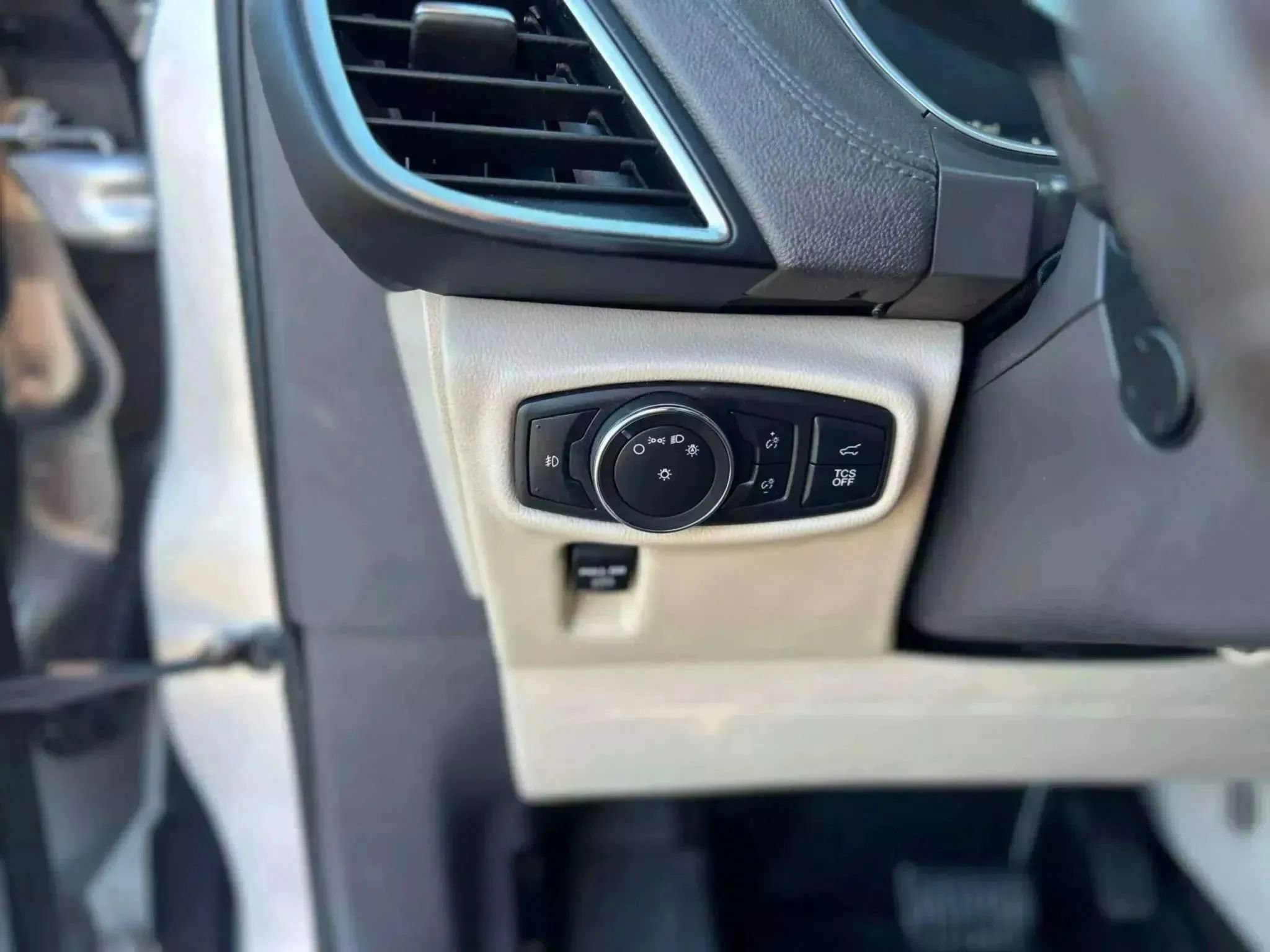 Used 2019 Lincoln Nautilus Reserve FWD image 13