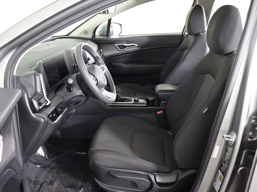 Used 2024 Kia Sportage LX FWD image 28