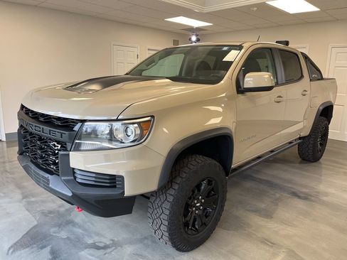 Used 2021 Chevrolet Colorado ZR2 w/ ZR2 Dusk Special Edition image 4