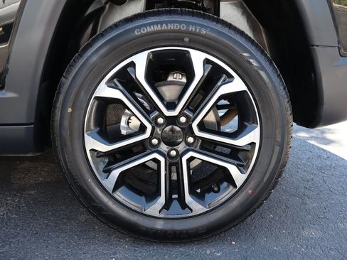 Used 2022 Jeep Compass Limited image 39