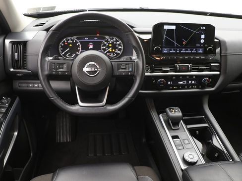 Used 2023 Nissan Pathfinder SL image 12