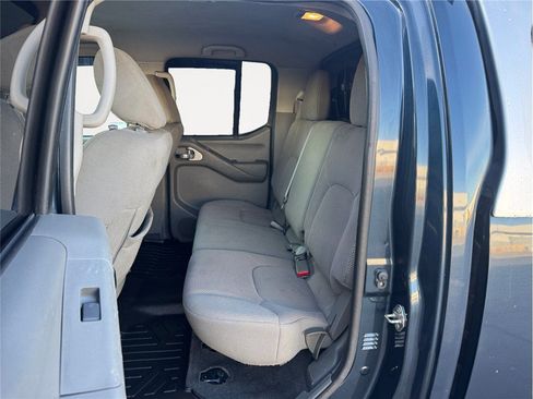 Used 2019 Nissan Frontier SV AWD/4WD image 13