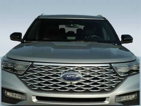 Used 2020 Ford Explorer Platinum w/ Premium Technology Package AWD/4WD image 46