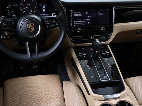 Used 2022 Porsche Macan S AWD/4WD image 16