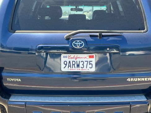 Used 2005 Toyota 4Runner SR5 AWD/4WD image 19