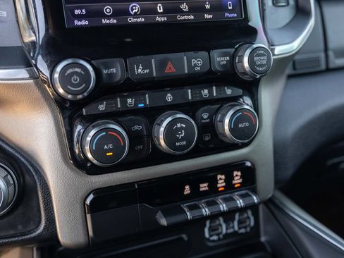 Used 2019 RAM 1500 Laramie AWD/4WD image 23