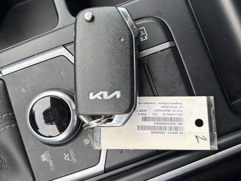 Used 2022 Kia Sorento LX image 26