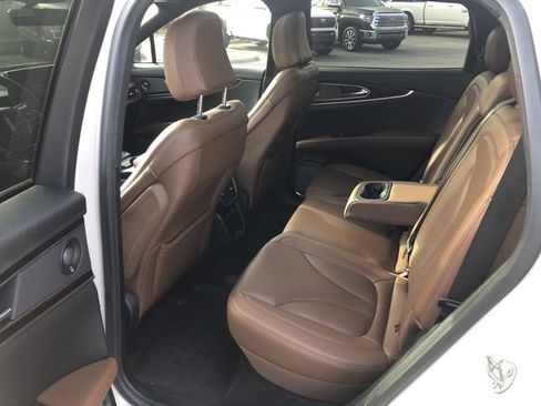 Certified 2022 Lincoln Nautilus Reserve w/ Equipment Group 201A image 8