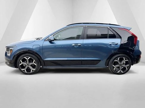 Used 2023 Kia Niro SX Touring FWD image 4