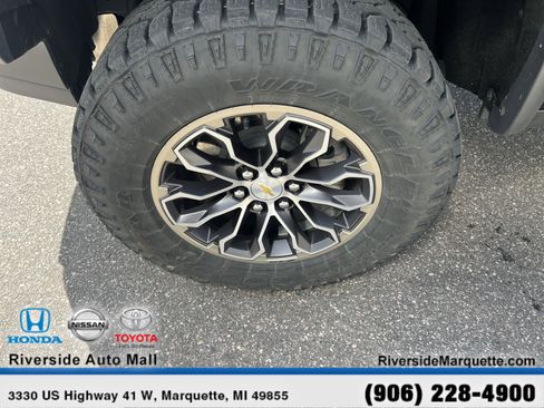 Used 2022 Chevrolet Colorado ZR2 image 11