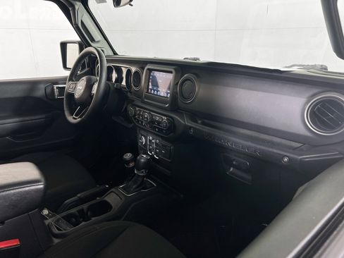 Used 2022 Jeep Wrangler Unlimited Sport AWD/4WD image 27