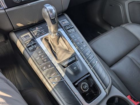 Used 2018 Porsche Macan S AWD/4WD image 20