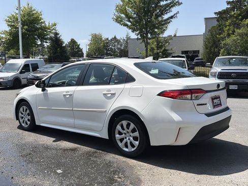 Used 2024 Toyota Corolla LE FWD image 7