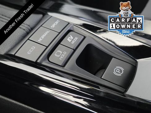 Used 2025 Toyota Camry XLE FWD image 23