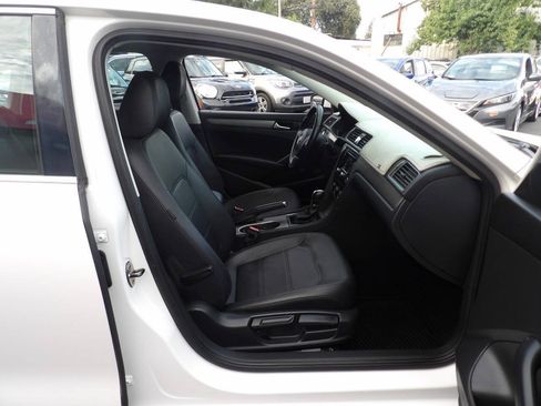 Used 2014 Volkswagen Passat 1.8T SE FWD image 6
