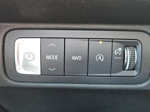 Used 2024 Chevrolet Traverse Z71 AWD/4WD image 24