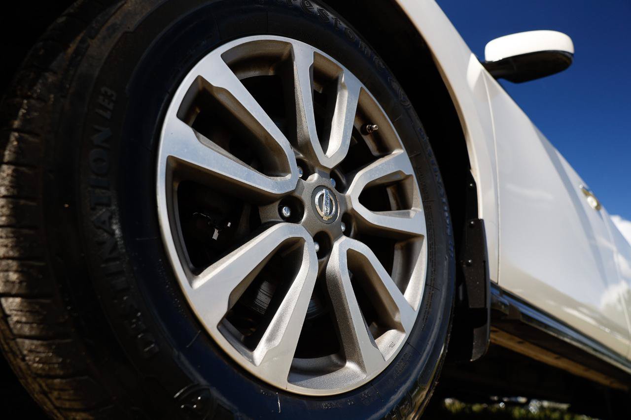 Used 2014 Nissan Pathfinder S FWD image 37