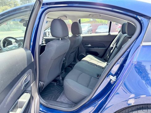Used 2012 Chevrolet Cruze LT FWD image 8