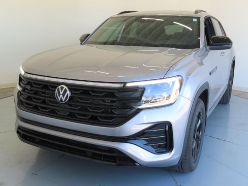 New 2026 Volkswagen Atlas Cross Sport SEL R-Line AWD/4WD image 9