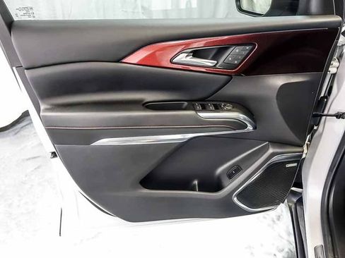 Certified 2024 Chevrolet Traverse RS w/ LPO, Floor Liner Package AWD/4WD image 30