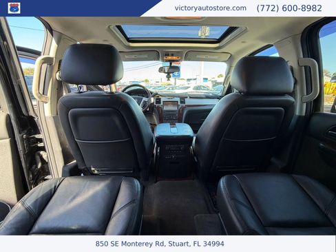 Used 2010 Cadillac Escalade Luxury image 37