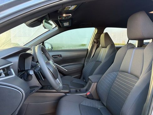 Used 2026 Toyota Corolla Cross SE image 6
