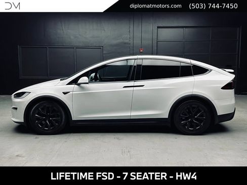 Used 2025 Tesla Model X AWD/4WD image 3