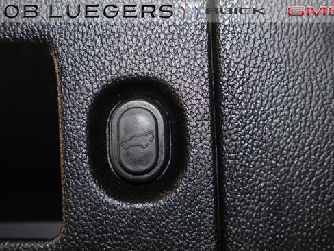 Used 2018 GMC Yukon Denali w/ Open Road Package image 21