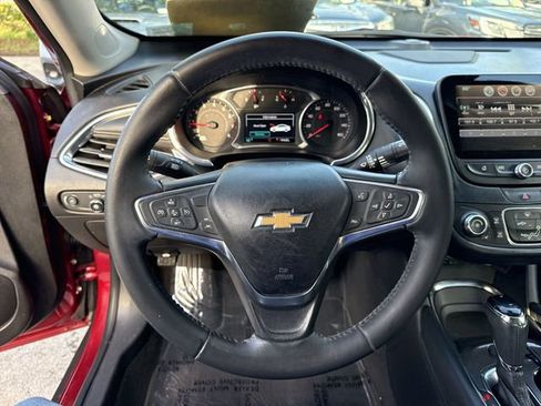 Used 2018 Chevrolet Malibu LT w/ Leather Package FWD image 14