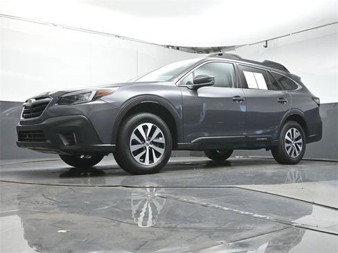 Used 2022 Subaru Outback Premium image 38