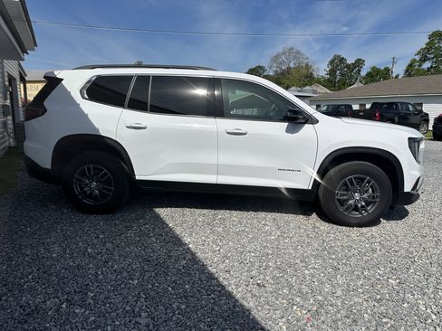 Used 2025 GMC Acadia Elevation FWD image 4