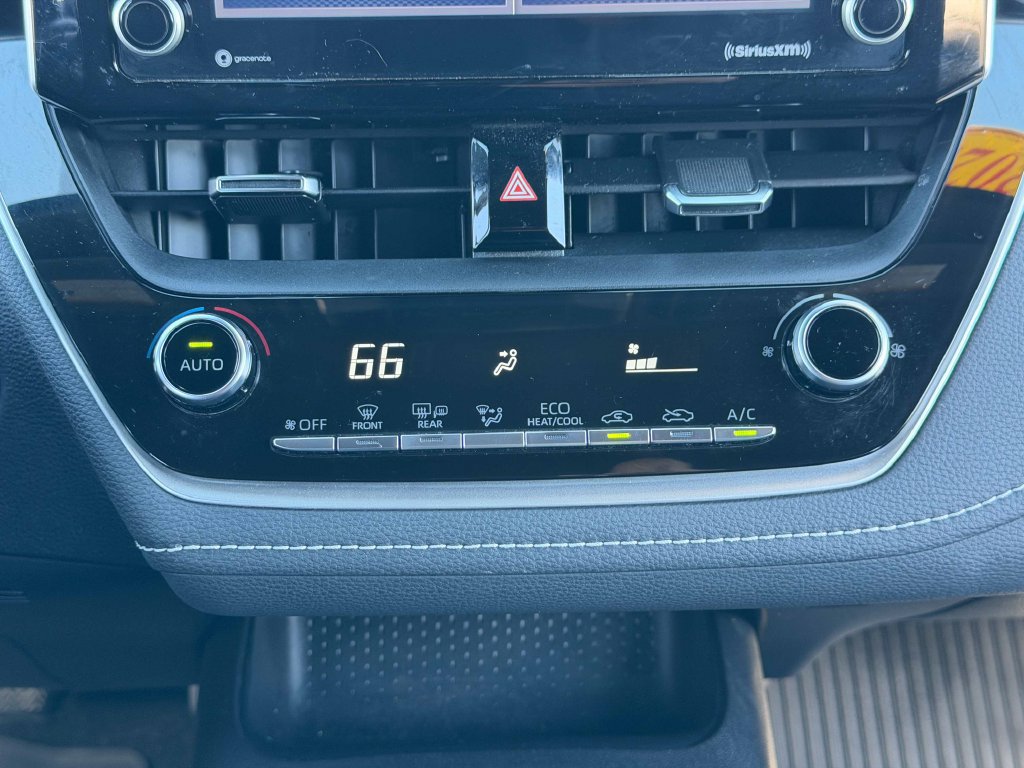 Used 2022 Toyota Corolla SE FWD image 32