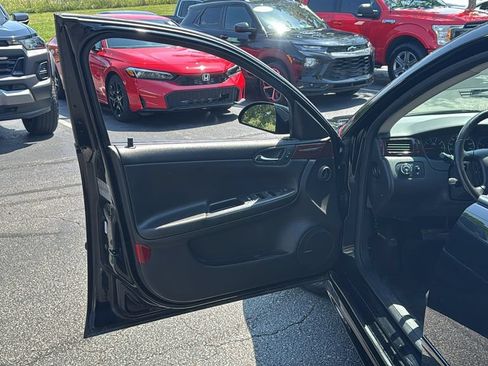 Used 2011 Chevrolet Impala LT w/ Luxury Edition Package FWD image 14