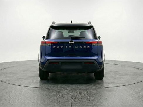 Used 2025 Nissan Pathfinder SV image 7