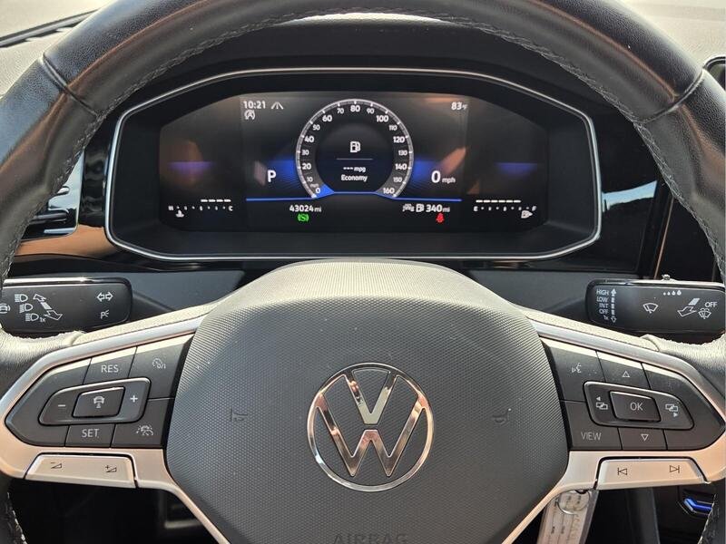 Used 2025 Volkswagen Jetta Sport FWD image 28