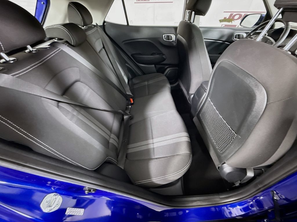 Used 2023 Hyundai Venue SEL FWD image 29