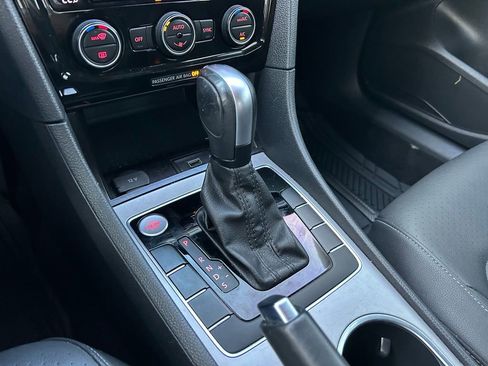 Used 2022 Volkswagen Passat 2.0T SE image 28