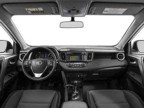 Used 2018 Toyota RAV4 XLE FWD image 8
