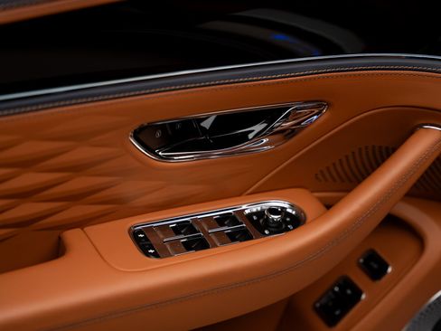 Used 2022 Bentley Flying Spur V8 AWD/4WD image 57