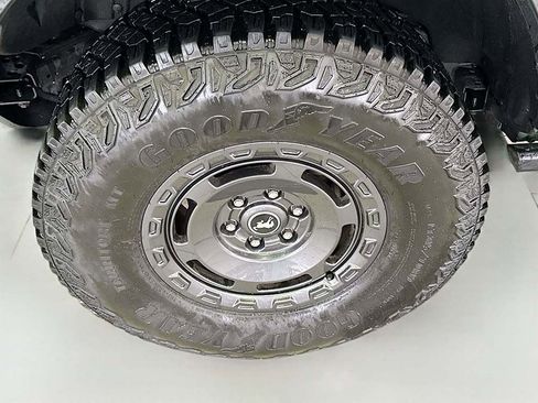 Used 2024 Ford Bronco Everglades image 15