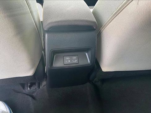 Used 2025 Toyota Corolla LE image 24