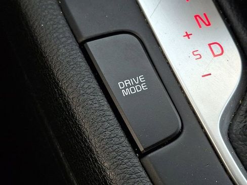 Certified 2023 Kia Forte LXS w/ LXS Technology Package image 24