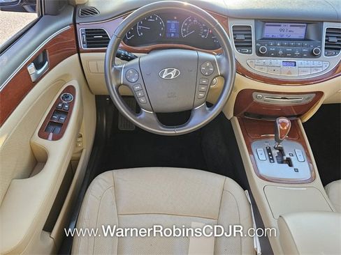 Used 2013 Hyundai Genesis 3.8 image 7