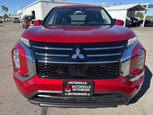 New 2025 Mitsubishi Outlander ES image 2