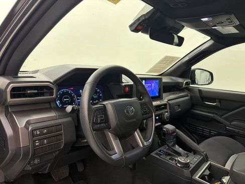 Certified 2024 Toyota Tacoma TRD Off-Road AWD/4WD image 12